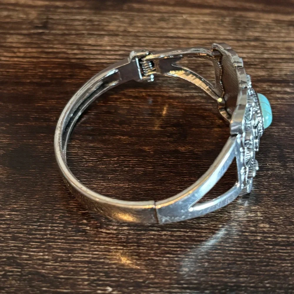 Western Faux Turquoise Silver Tone Hinged Cuff Bracelet Southwestern Boho 7.25in
